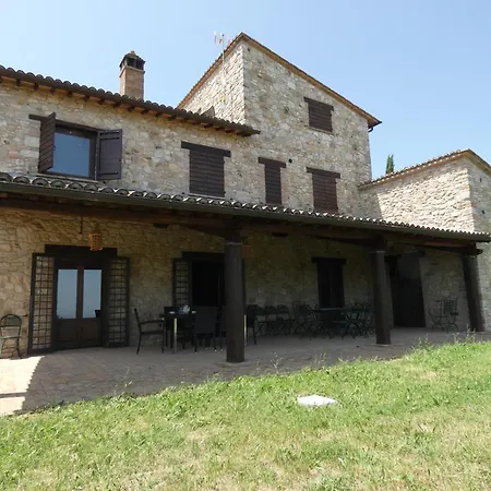 Scappo In Umbria, Casale Lenuccia