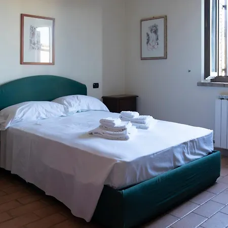 Scappo In Umbria, Casale Lenuccia * Collelungo (San Venanzo)